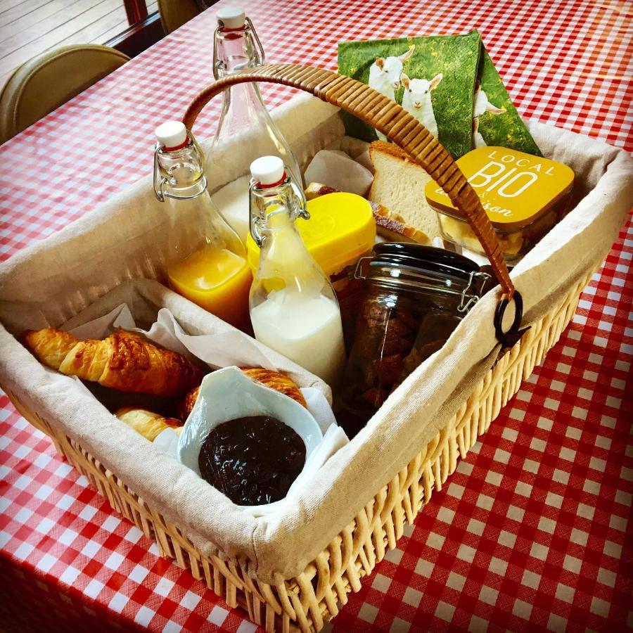 Le Cabanon De Chessy Bed & Breakfast ภายนอก รูปภาพ